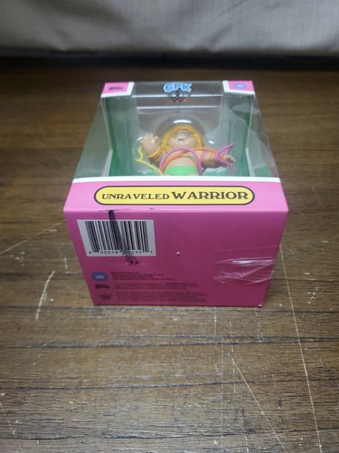 Estatuilla de guerrero desentrañado Garbage Pail Kids Topps GPK x WWE - Imagen 5 de 9