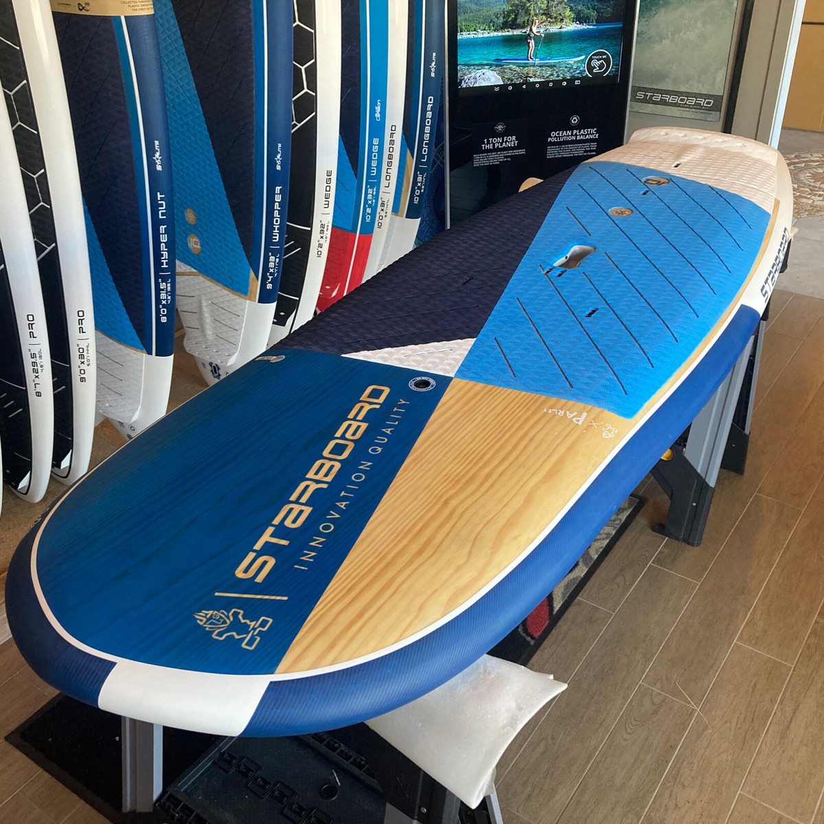 2023 STARBOARD HYPER NUT 7'2 X 28 2023 STARBOARD HYPER NUT 7'2 X 28