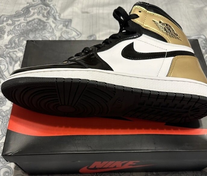 AIR JORDAN 1 RETRO HIGH NRG USED SIZE 11.5 PATENT GOLD TOE 861428