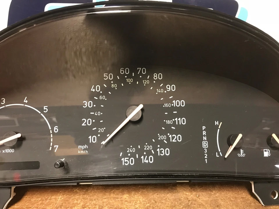 Cuadro de instrumentos SAAB 9-5 1999 *kilometraje desconocido Foto 3 de 4