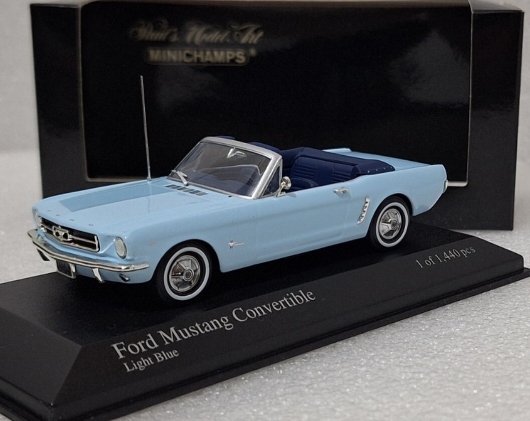 Ford Mustang Convertible 1964 Light Blue 1:43 Minichamps 400082431