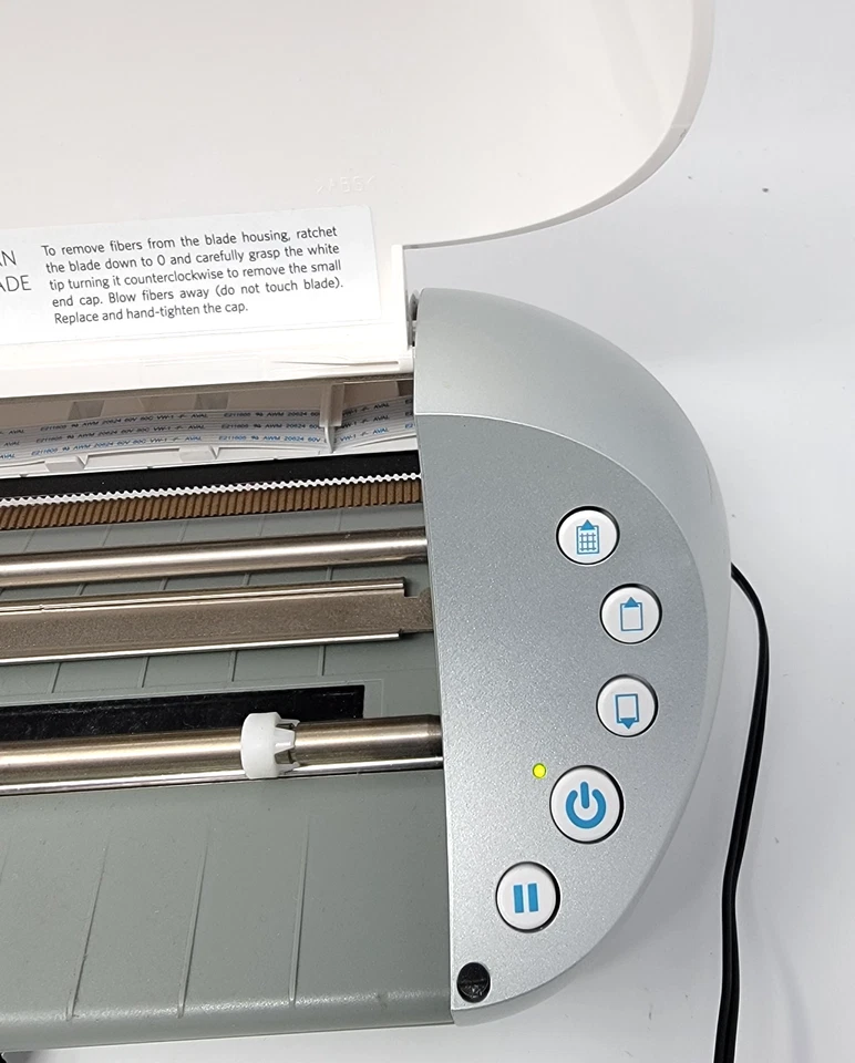 Cortadora de vinilo Silhouette Portrait con cable de alimentación y cable Foto 3 de 4