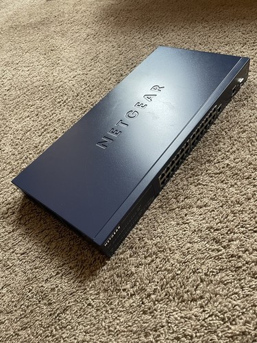 NETGEAR ProSafe FS726T 24Port 10/100 Smart Switch w/ 2 Gigabit Port - Bild 1 von 3