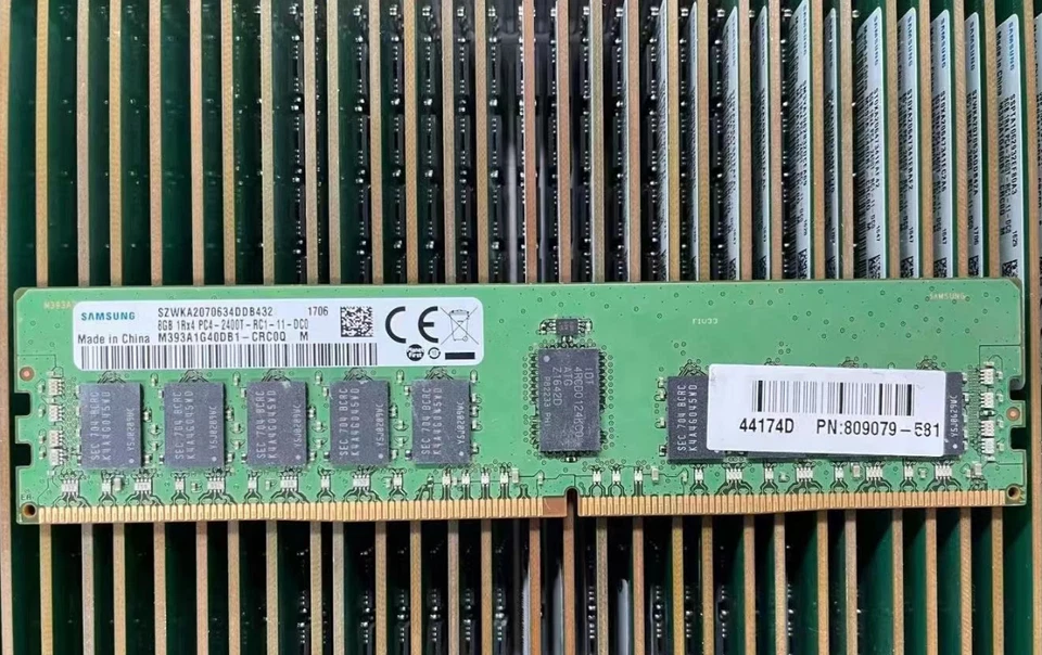 SAMSUNG 8GB DDR4 2400 Server RDIMM RAM 1Rx4 PC4-19200 M393A1G40DB1-CRC 288pin - Image 2 of 2