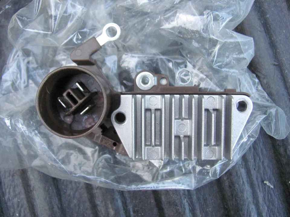 NOS GM 94847133 电机间电压调节器 1983 - 92 MR2 Nova Accord — 第 4/4 张图片