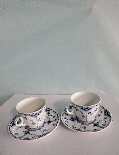 Royal Copenhagen Blau geriffelt Halbspitze Demitasse Set (2) Tassen & Untertassen. 719 - Bild 2 von 16