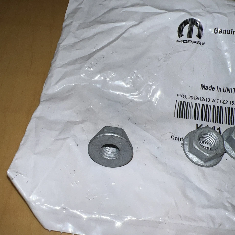 Tuerca de brida hexagonal Mopar genuina 6104709AA, juego de 4, ¡envío gratuito! Foto 3 de 4