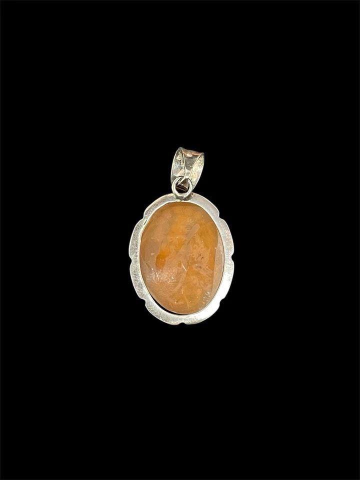 Ciondolo Con Cameo Raffigurante Donna Teschio Realizzato A Mano In Argento - Immagine 4 di 4