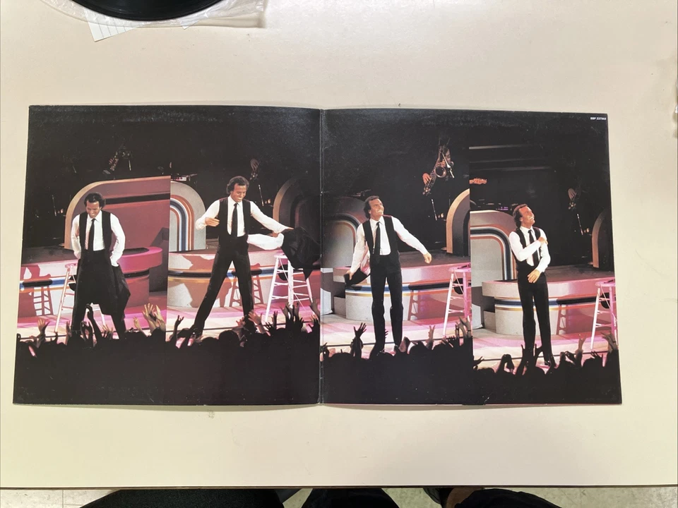 Julio Iglesias - In Concert vinyl record LP album - Image 2 of 4