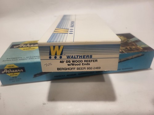 HO Walthers 932-2469 Berghoff Beer 40' Wood Reefer 700 kit - Picture 2 of 2