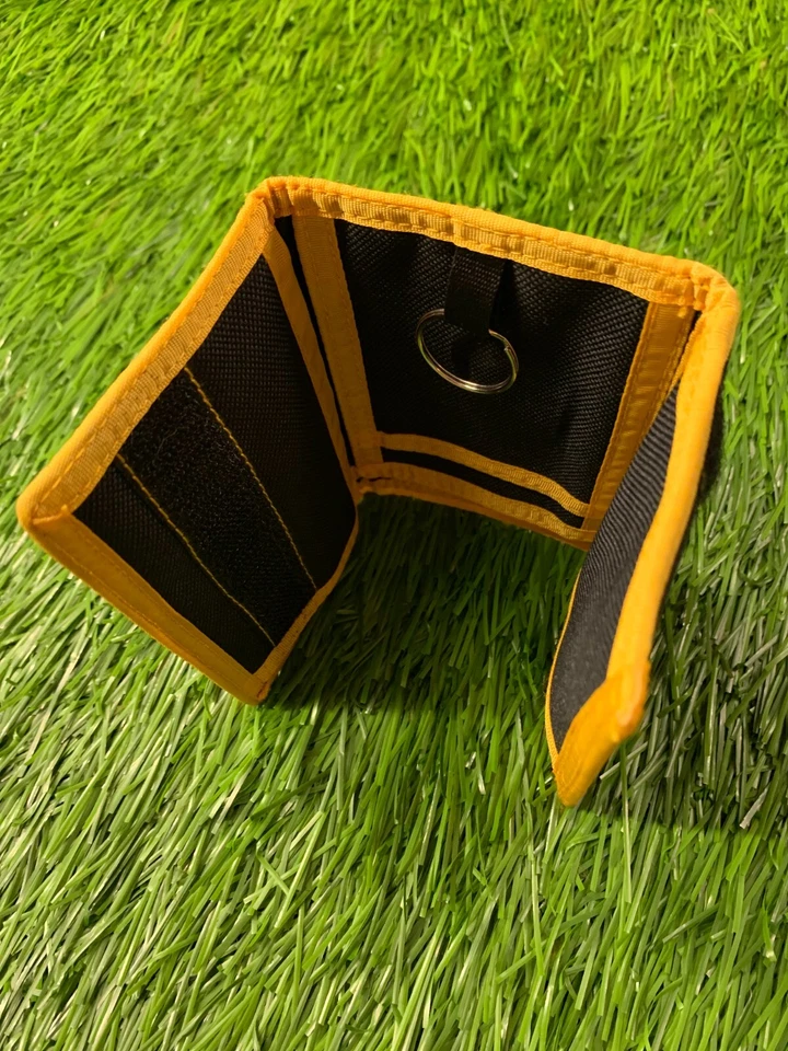 WOLVERHAMPTON WANDERERS WOLVES FOOTBALL FAN WOLFPACK WALLET OFFICIAL PRODUCT - Image 2 of 4