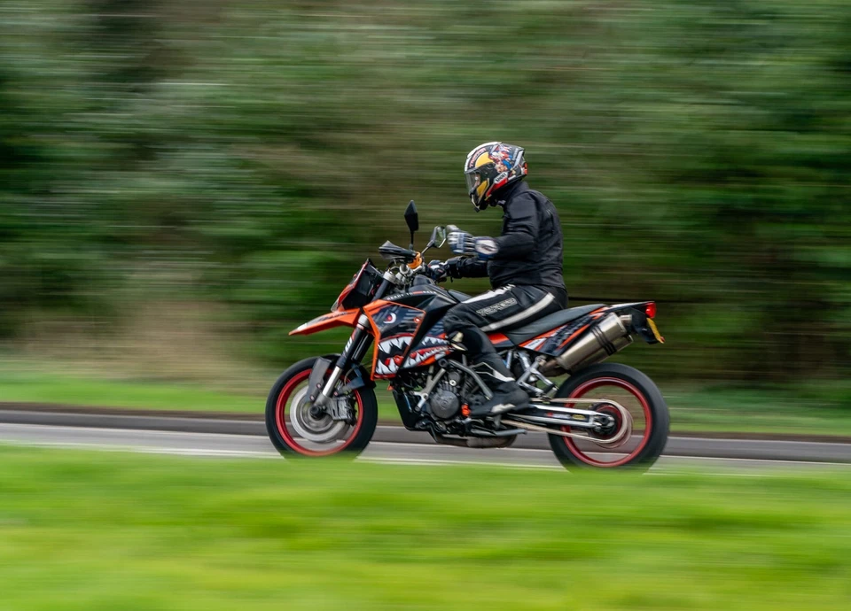 Juego de pegatinas Kit de gráficos Spitfire para KTM 950 SM Calcomanías Decoración Foto 2 de 2