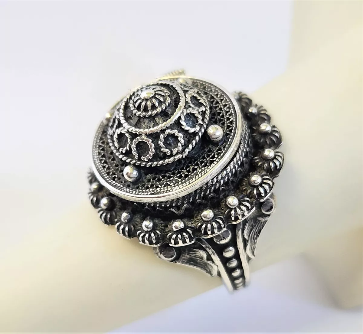 Vintage 800 Silver Filigree Poison Pill Ring Size 8 Ornate Hidden