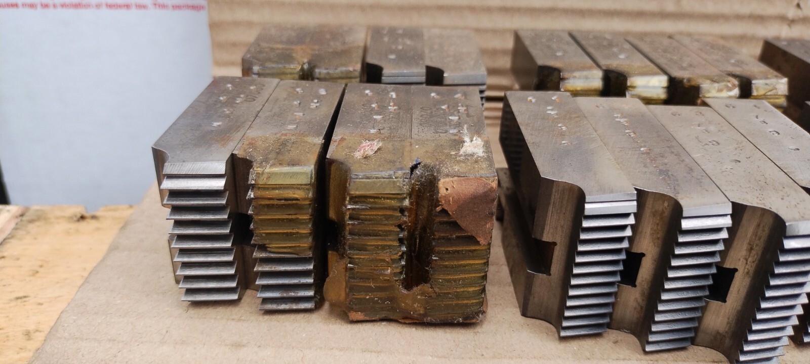 GEOMETRIC 11/2"D THREAD CUTTING DIE HEAD 13/4" SHANK W/ 11 SETS OF