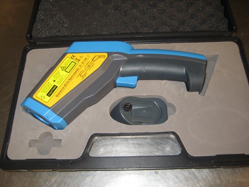 Cooper-Atkins Model 425 Dual-Laser Infrared thermometer