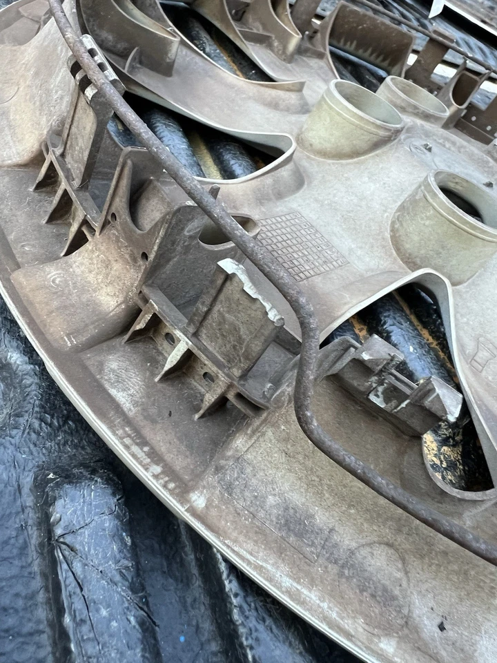 broken clips 09 10 11 12 13 MAZDA 6 16” wheel cover hub cap 56554 - Image 3 of 4