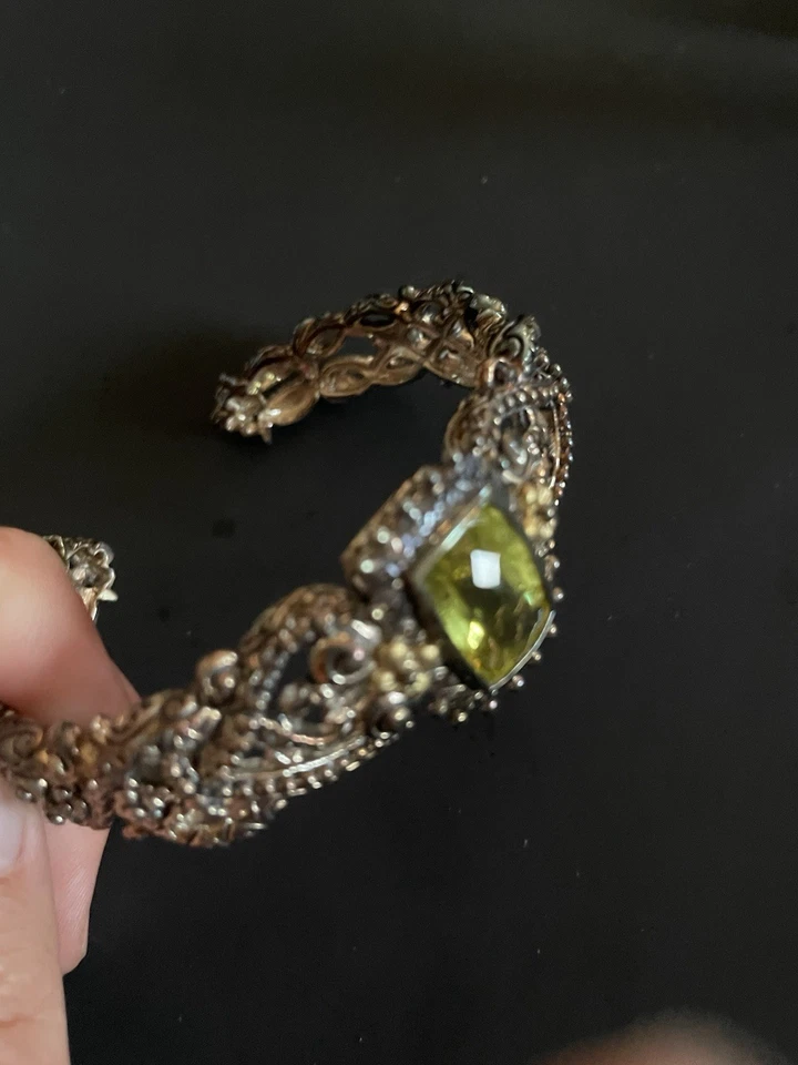 Barbara Bixby 18k Gold Cuff Bracelet With Green Jewel - Image 2 of 4