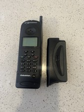 (Lot 93) Qualcomm Globalstar GPS-1600 Tri-Mode Satellite Phone Turn On Untested)