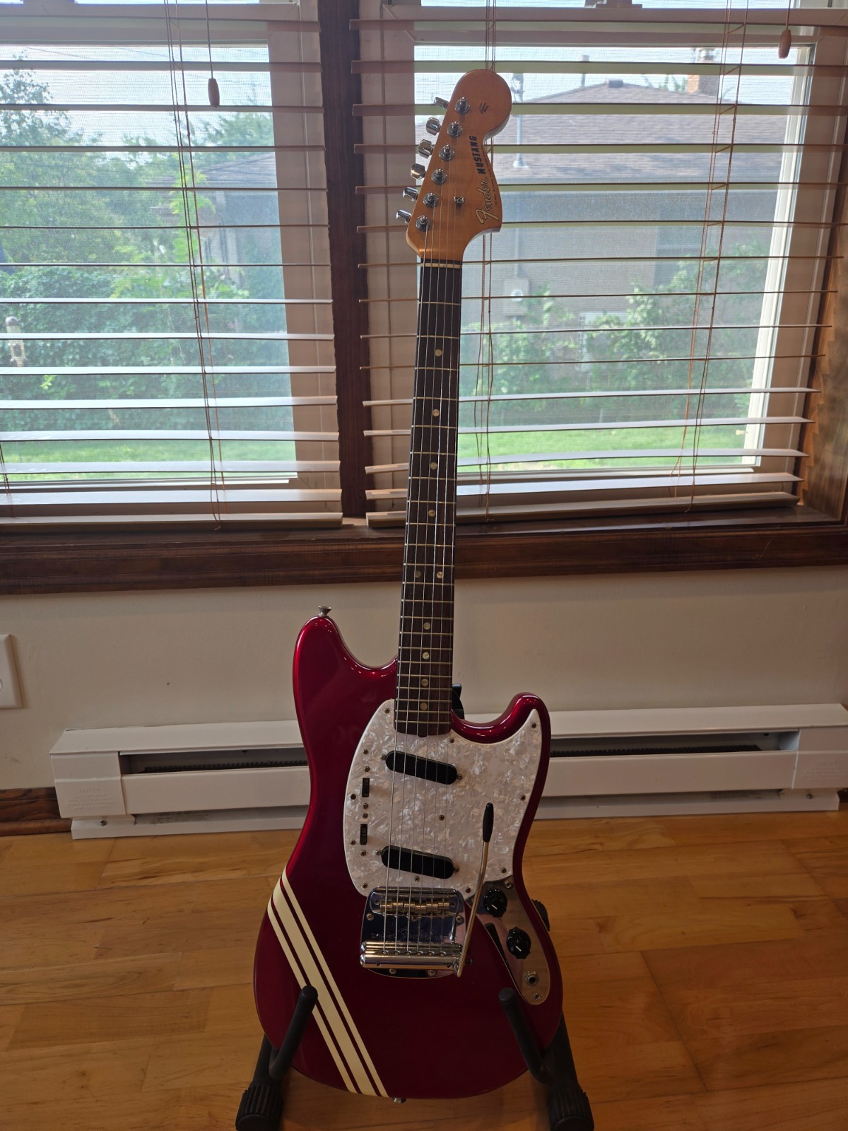 Vintage! 1966 Fender Mustang Electric Guitar candy-apple red**REDUCED PRICE**