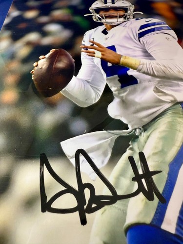 DAK PRESCOTT Hand Signed 8x10 Photo COWBOYS Autograph w/ Player HOLO - Picture 2 of 3