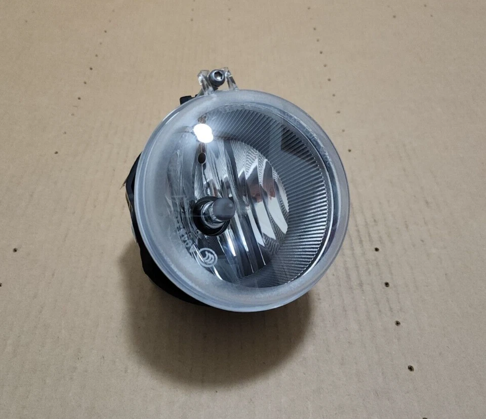 Dodge Nitro 2007-2010 calibre OEM LH O RH CONJUNTO DE FAROS ANTINIEBLA DELANTEROS 04805857AB Foto 2 de 4