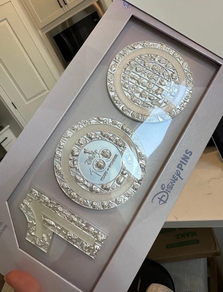 Disney 100th Year ピンバッジセット キ*ー様 ディズニー 100周年 記念ピンバッジ4個セット - メルカリ