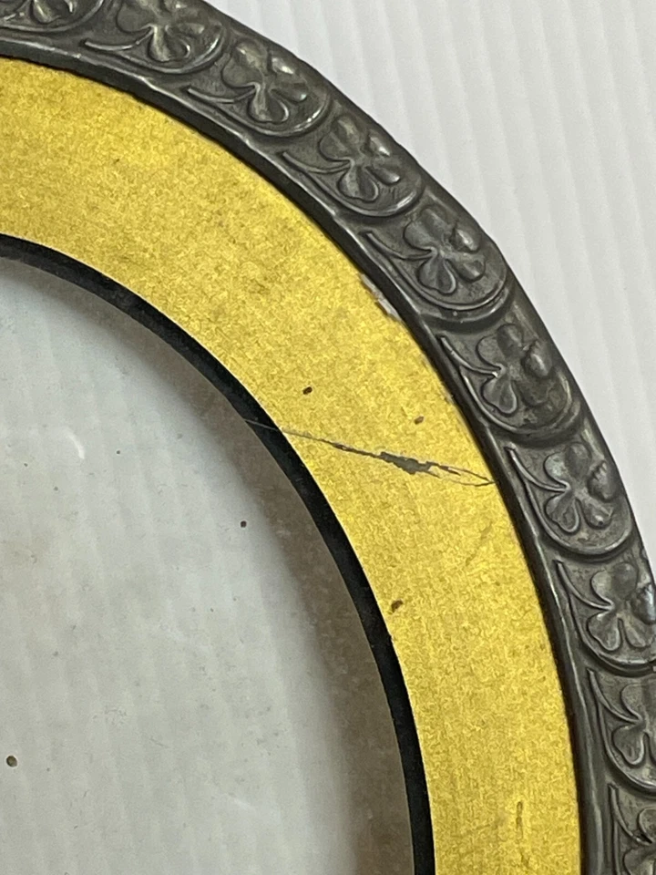 Antiguo marco de fotos ovalado de vidrio martillado trébol de 1900 artesanías 10,5" Foto 3 de 4