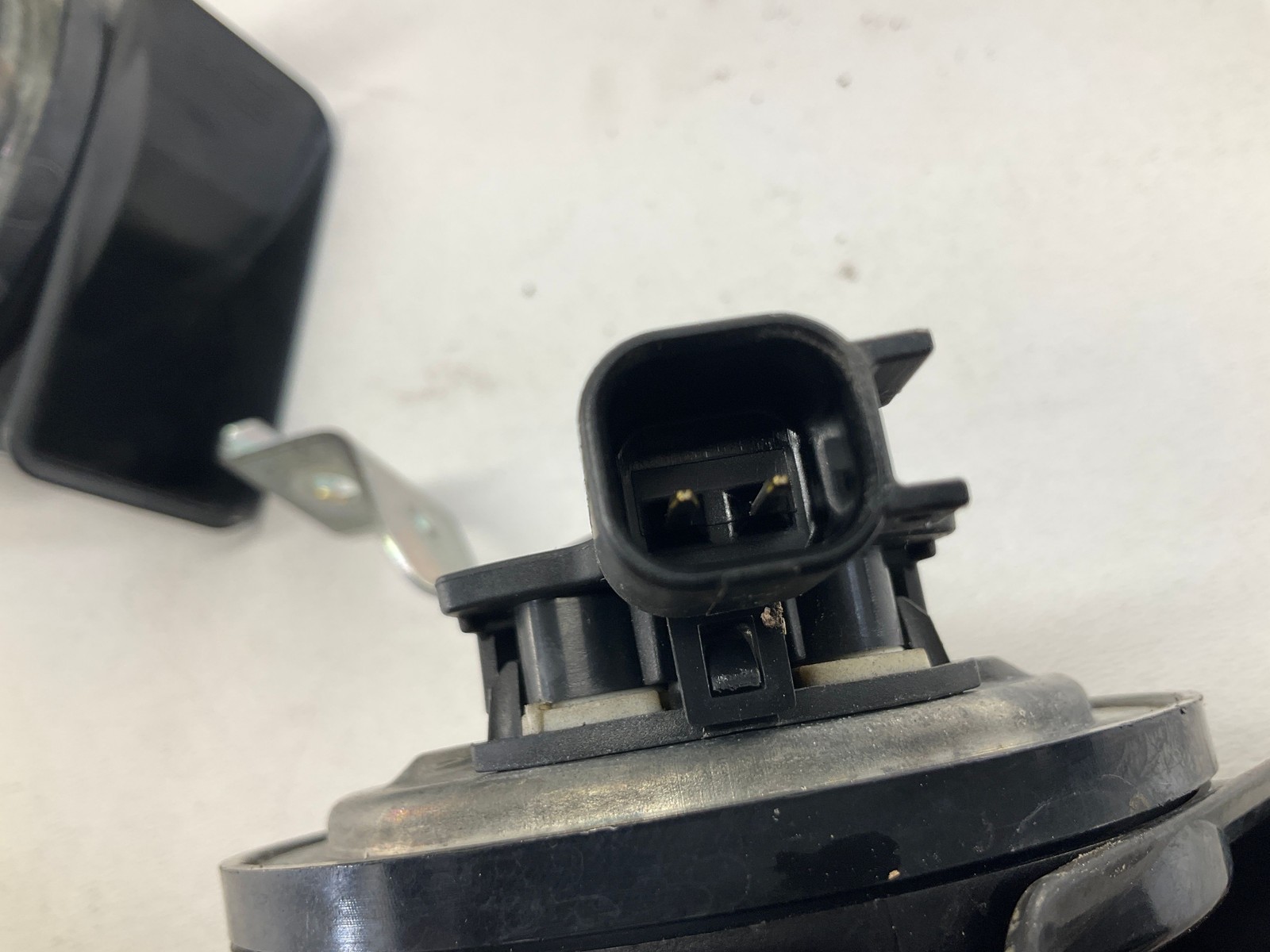 14-20 MASERATI Ghibli High & Low Note Signal Horn CM