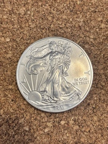 2011 American Silver Eagle 1 Troy Oz. .999 Fine Silver One Dollar