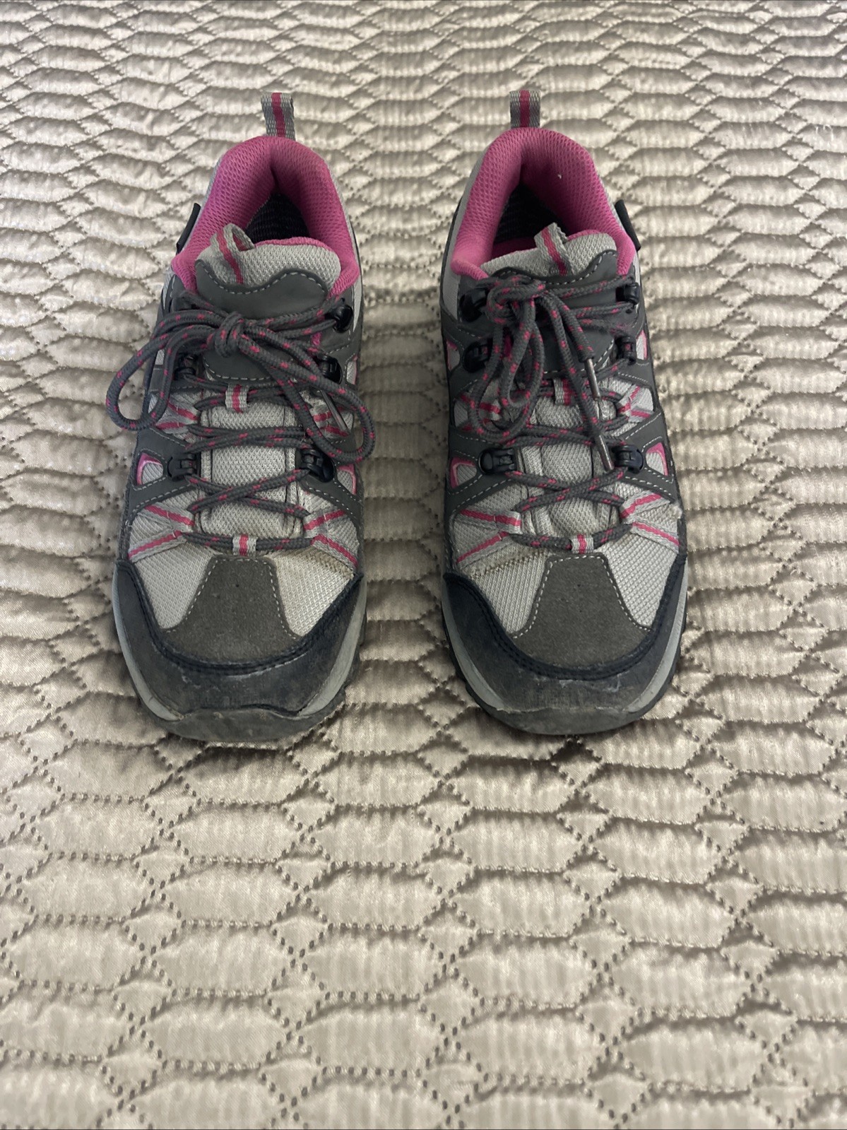 Women's Waterproof Gray Hiking Boots by Bearpaw Size 7.5