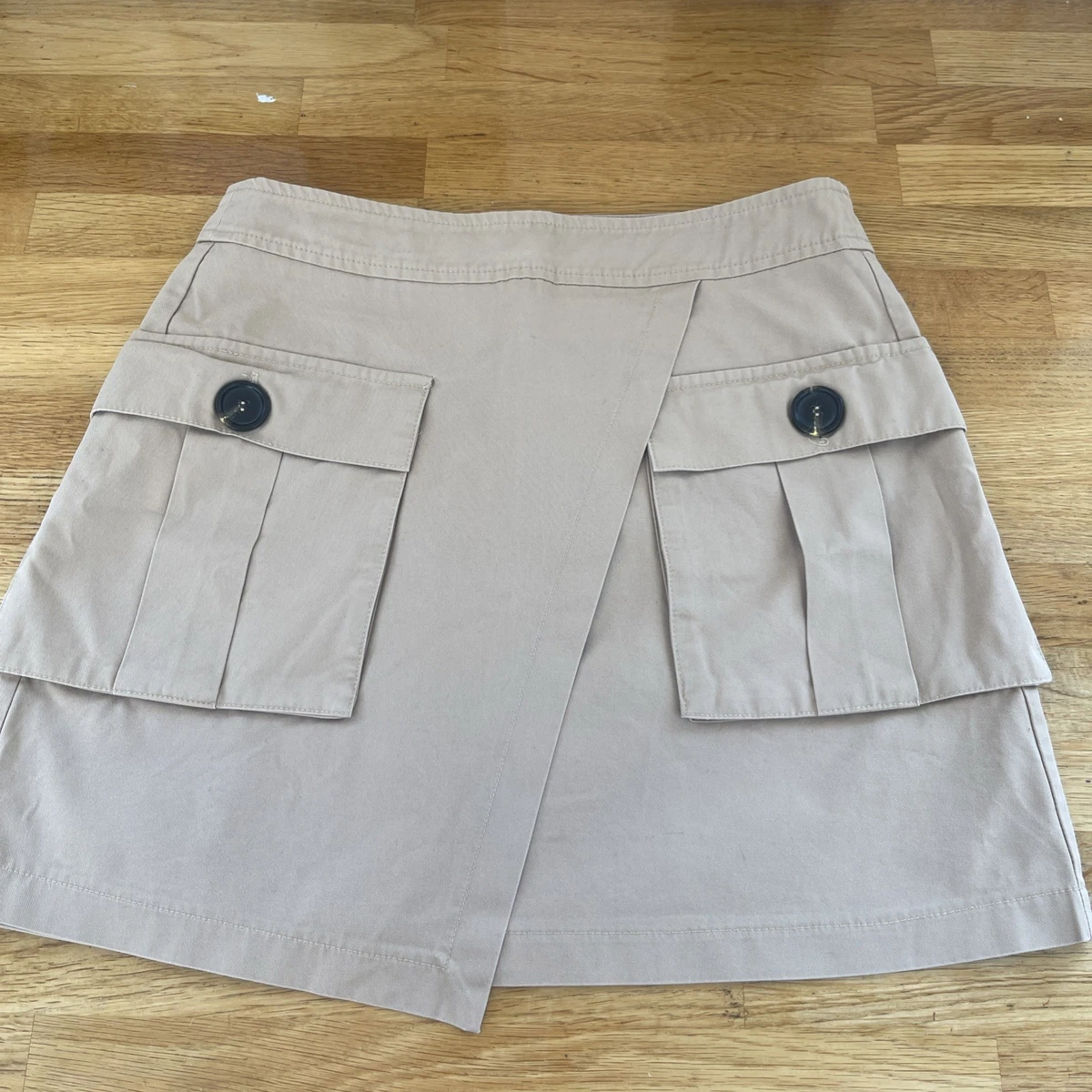 Minifalda Bershka talla S color tostado con bolsillos