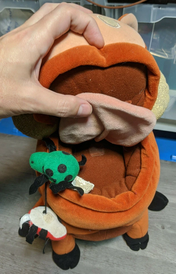 Juguete de peluche Walt Disney World 18" Pumba Rey León Jabalí grande con insectos Foto 3 de 4