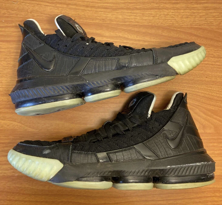 Nike Lebron 16 XVI Glow Black Green GID Size 11 Sneakers Shoes