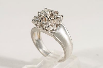 14K White Gold Diamond Ring size