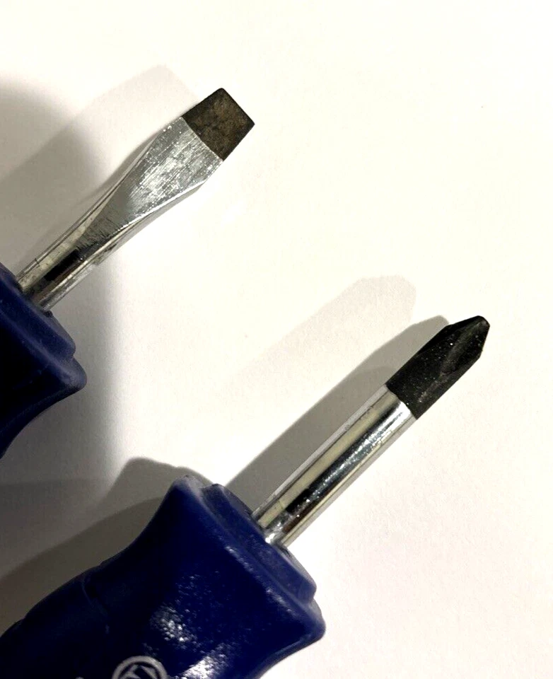 Kobalt Stubby 1.5" Screwdriver set Magnetic Tip, Flat head 1/4" , Phillips #2 - Image 3 of 3