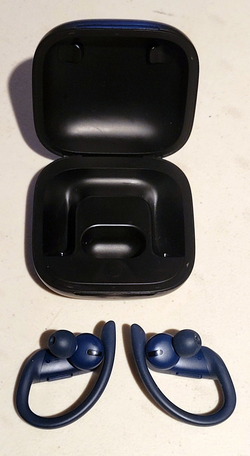 Beats by Dr. Dre  Powerbeats Pro Wireless Earbuds Navy Blue used WORKS PERFECT!