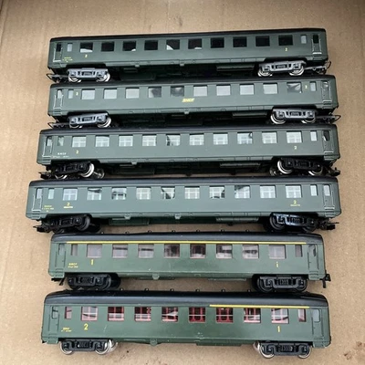 Jouef Rake of 6 SNCF Green Coaches H0 Gauge - Image 1 of 4