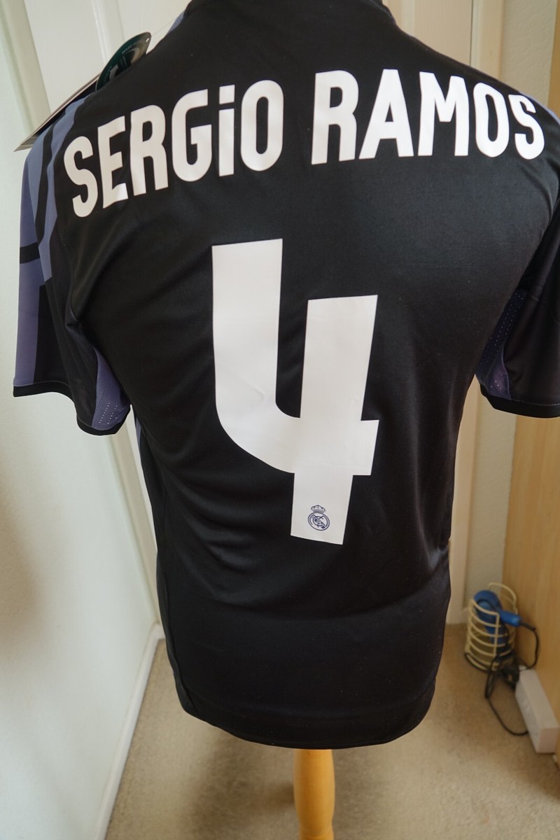 SERGIO RAMOS ** REAL MADRID AWAY SHIRT 2016-17 BNWT SIZE SMALL