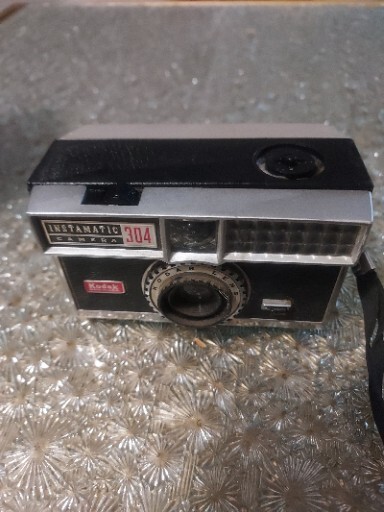 Vintage KODAK Camera Instamatic 304 Point & Shoot Made In USA Untested