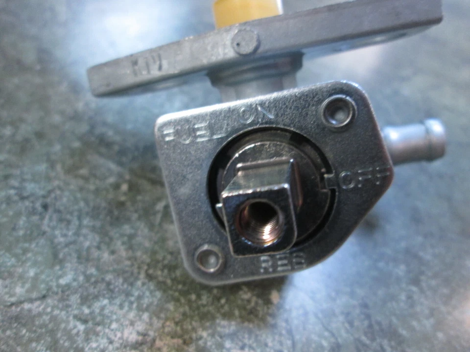 Válvula de combustible genuina Honda para todos los modelos 420 Rancher 2007-2013 Foto 4 de 4