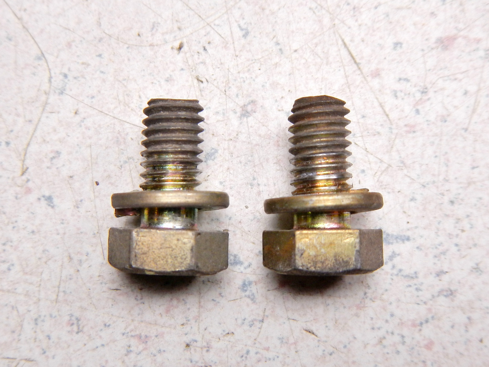 82 YAMAHA XT200 HORN BUZZER MOUNTING BOLTS eBay
