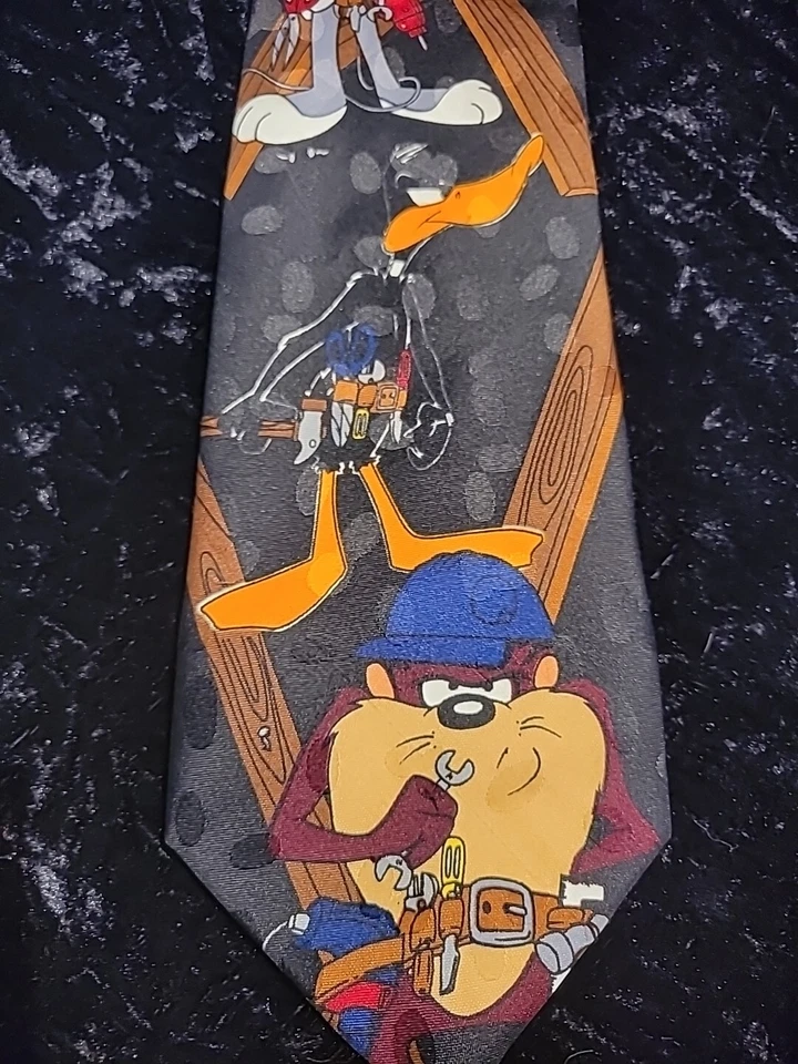 Traje De Colección Looney Tunes Mania Para Hombres Corbata Cuello Bugs Bunny Lucas Taz Diablo Foto 2 de 4