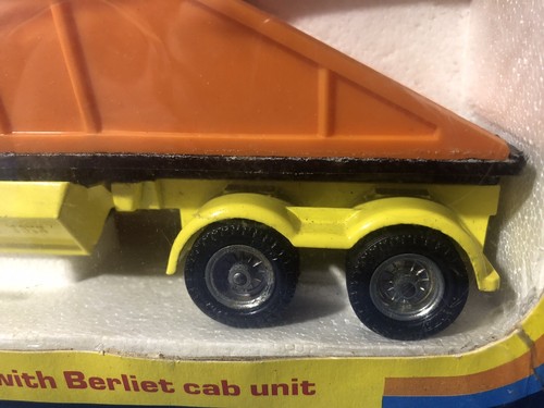 Vintage Corgi Majors 1106 Mack Container Truck & 1102 Crane Fruehauf (NEW) - Picture 13 of 17