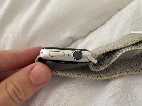 Apple Watch Series 4 - Scratched - Zdjęcie 5 z 6