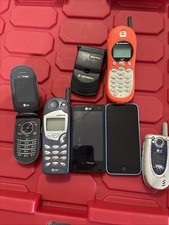 7 VINTAGE CELL PHONES