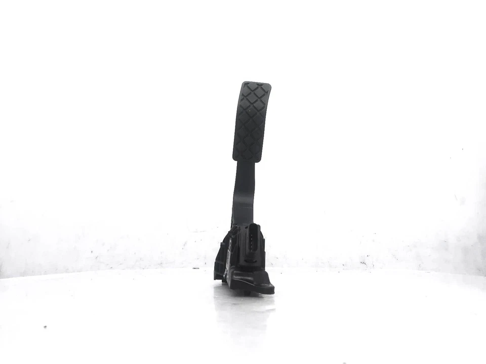 2019-2024 Audi A5 Quattro Gas Accelerator Pedal 8W1-723-523-A *2.0T Awd - Image 3 of 4