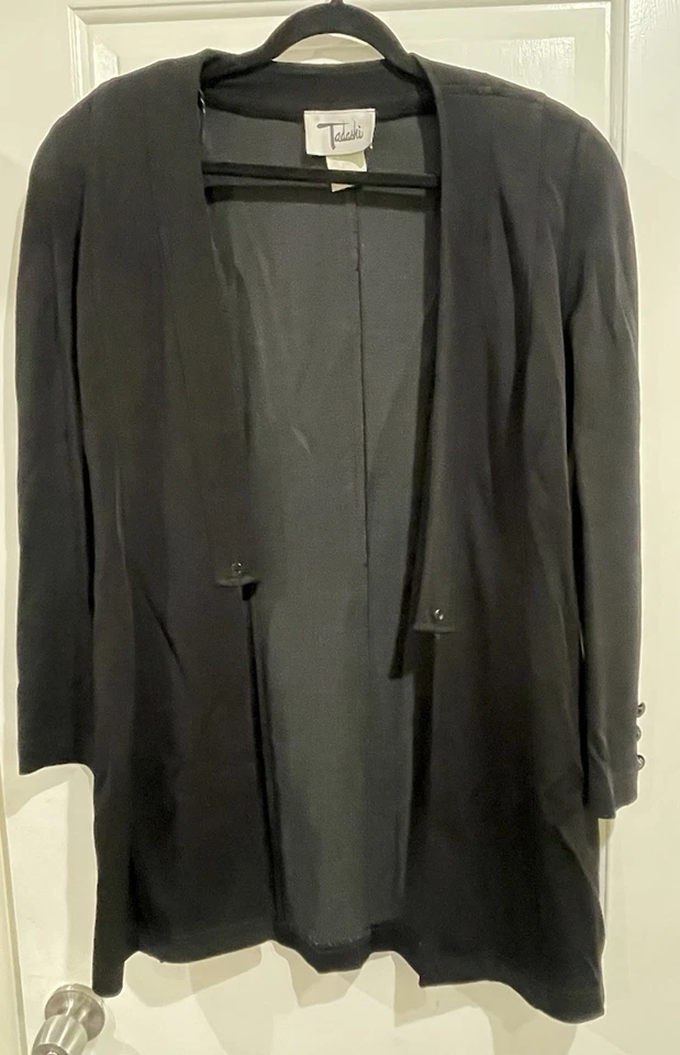 Cárdigan largo elástico delantero abotonado negro vintage de un acento TADASHI L Foto 4 de 4