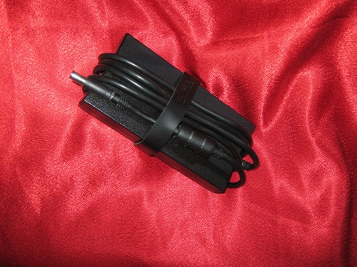 Original DELL laptop Netzteil 130W 19,5V 6,7A DA130PE1-00 ADP-130DB B