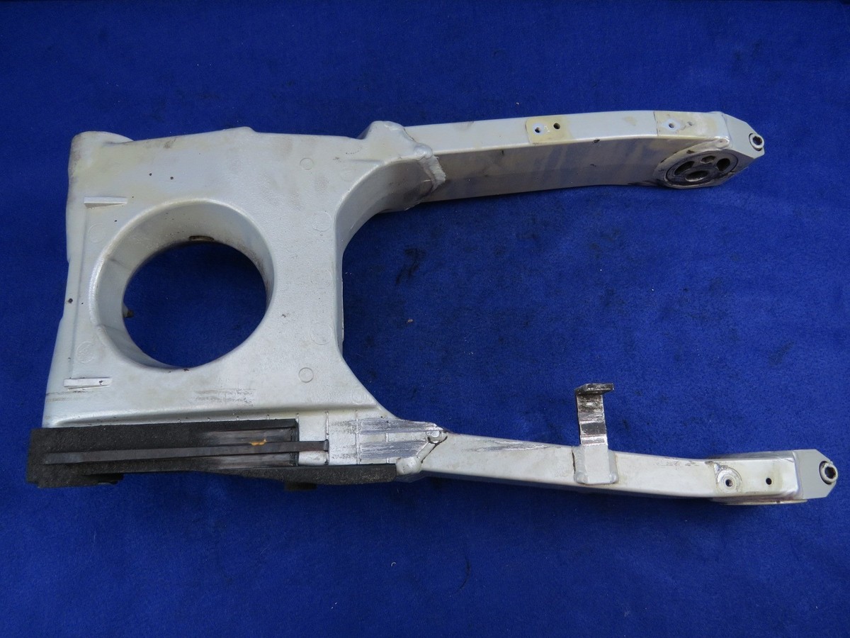96 Kawasaki ZX11 Swingarm ZX 11 Ninja #221 Swing Arm Suspension