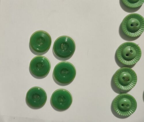 Vintage Green Button Lot Art Deco Ridged Floral Textured Sewing DIY Crafts - Picture 2 of 4